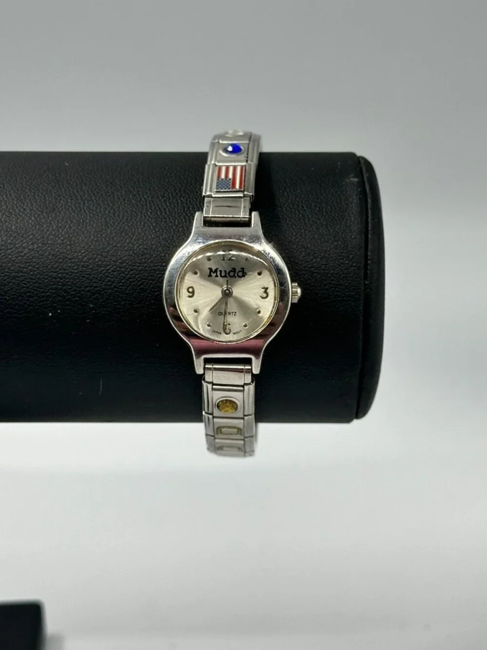 Mudd Watch Womens Silver Tone Italian Charms Stretch Expansion Band Y2K 7.5